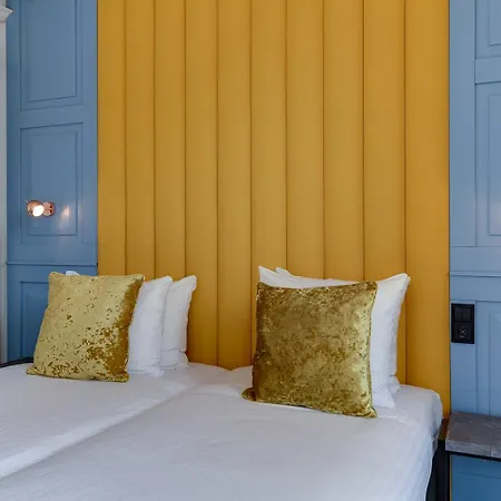 Royal Bridges 4* Delft