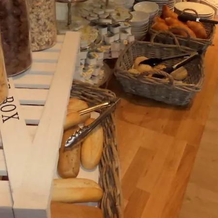 Royal Bridges Hotel 4*