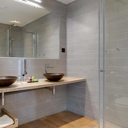 Royal Bridges 4* Delft