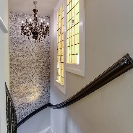 Royal Bridges 4* Delft