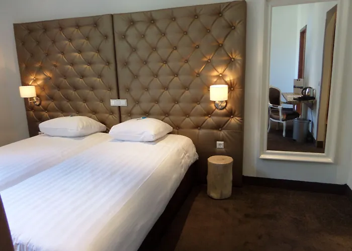 Royal Bridges Hotel 4*